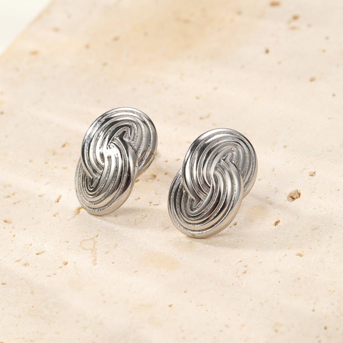 Clous d'Oreille Oversized Cercles Imbriqués Waterproof