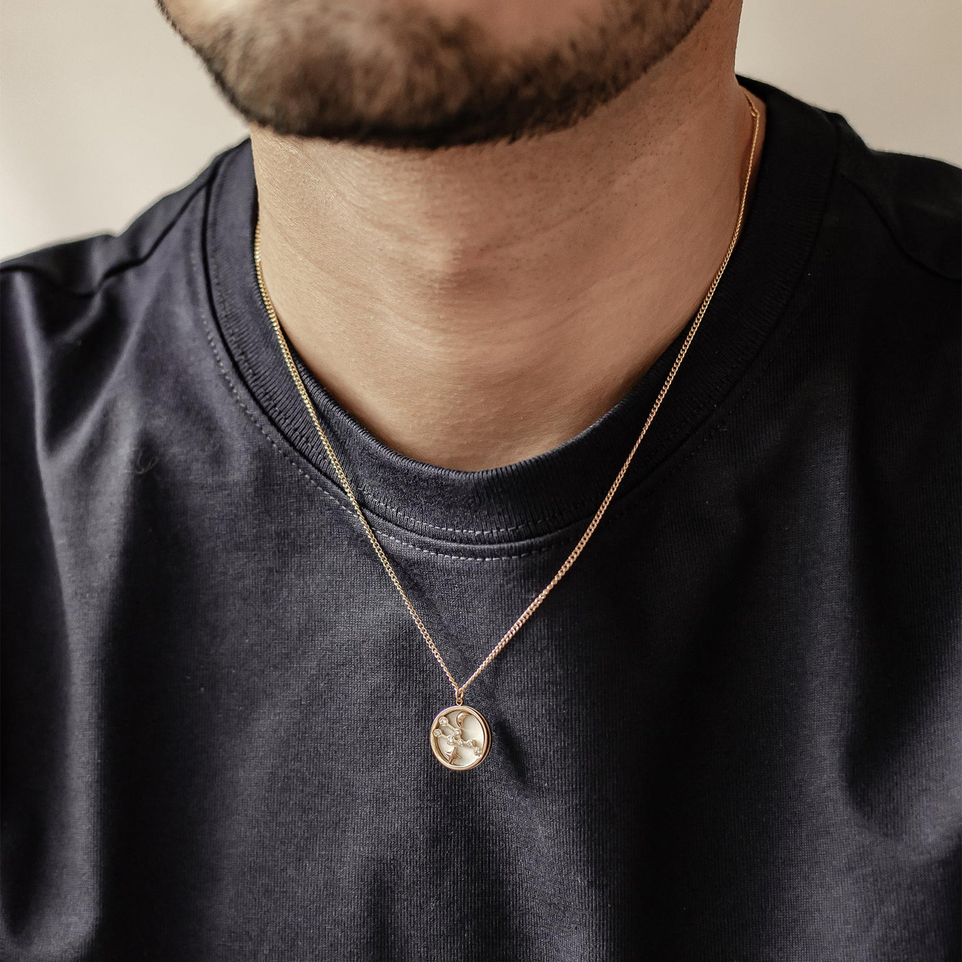 "Collier Constellation Étoile Taureau
"