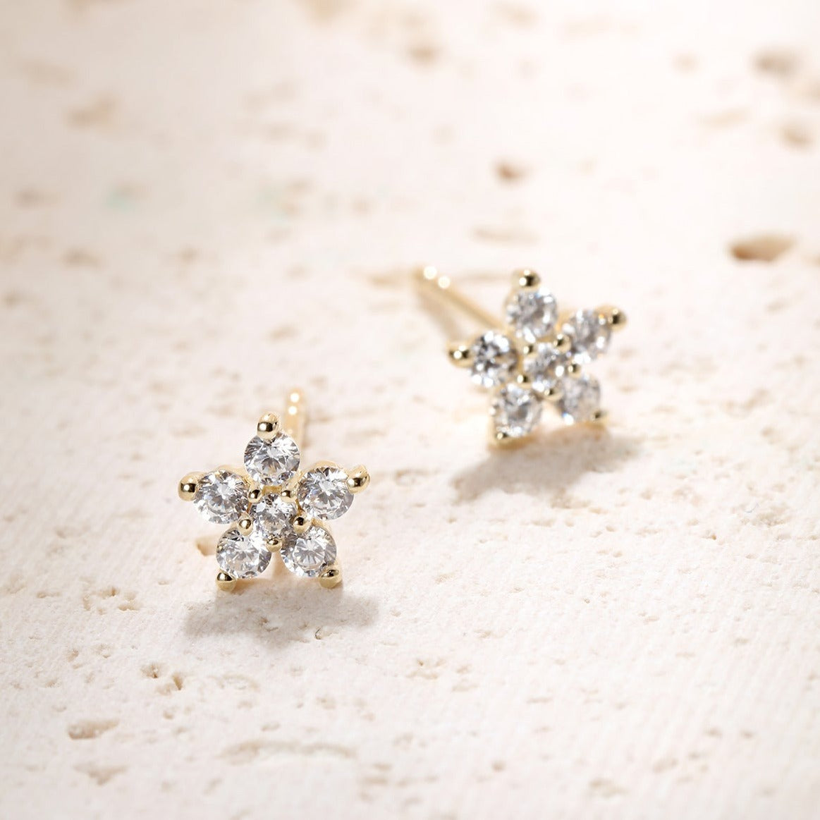 Bloom Stud Earrings 9K Gold