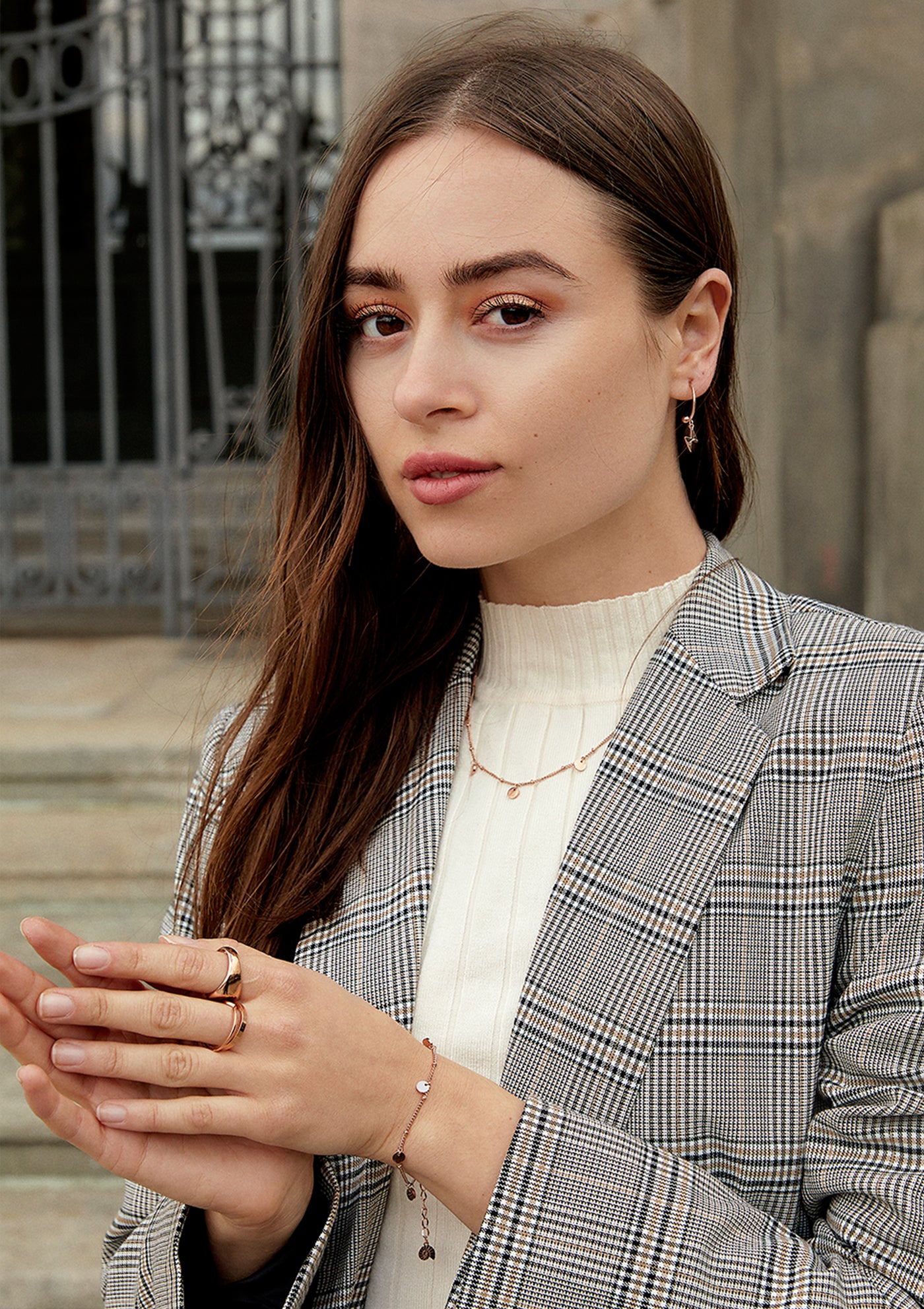 Brazalete de Cadena con Bolitas y Círculos en Oro Rosa