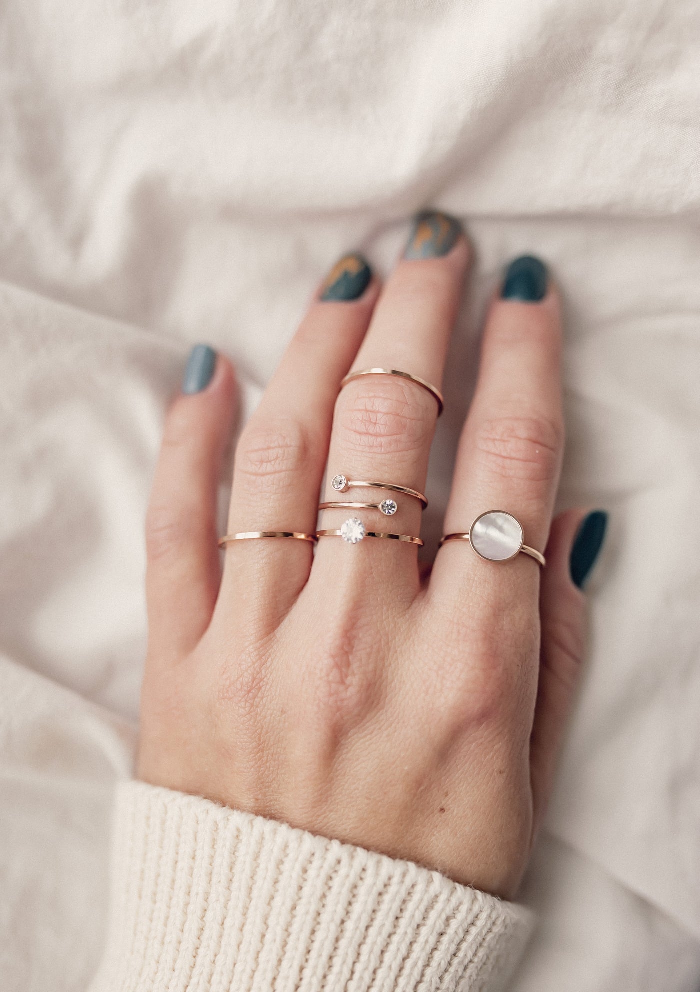 Delicate Circle Ring Rose Gold