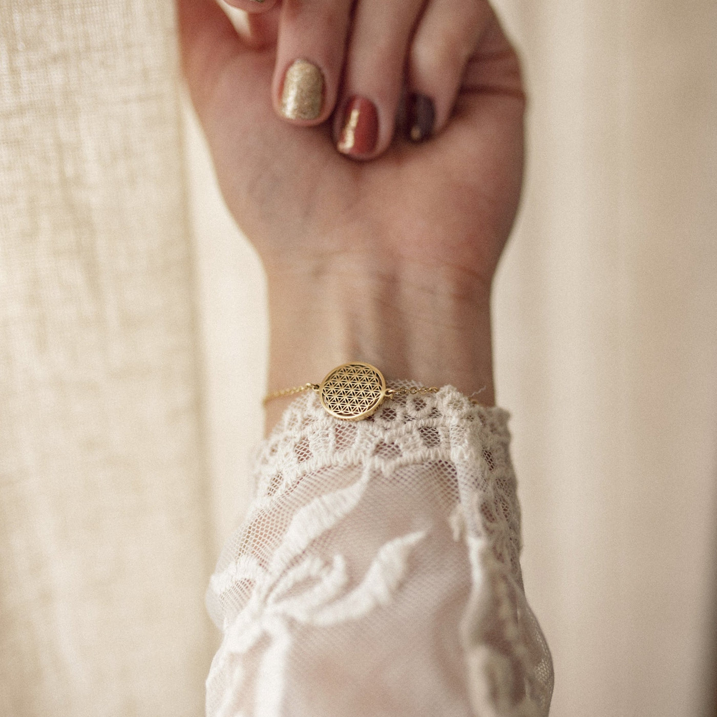 Brazalete Flor de la Vida en Oro