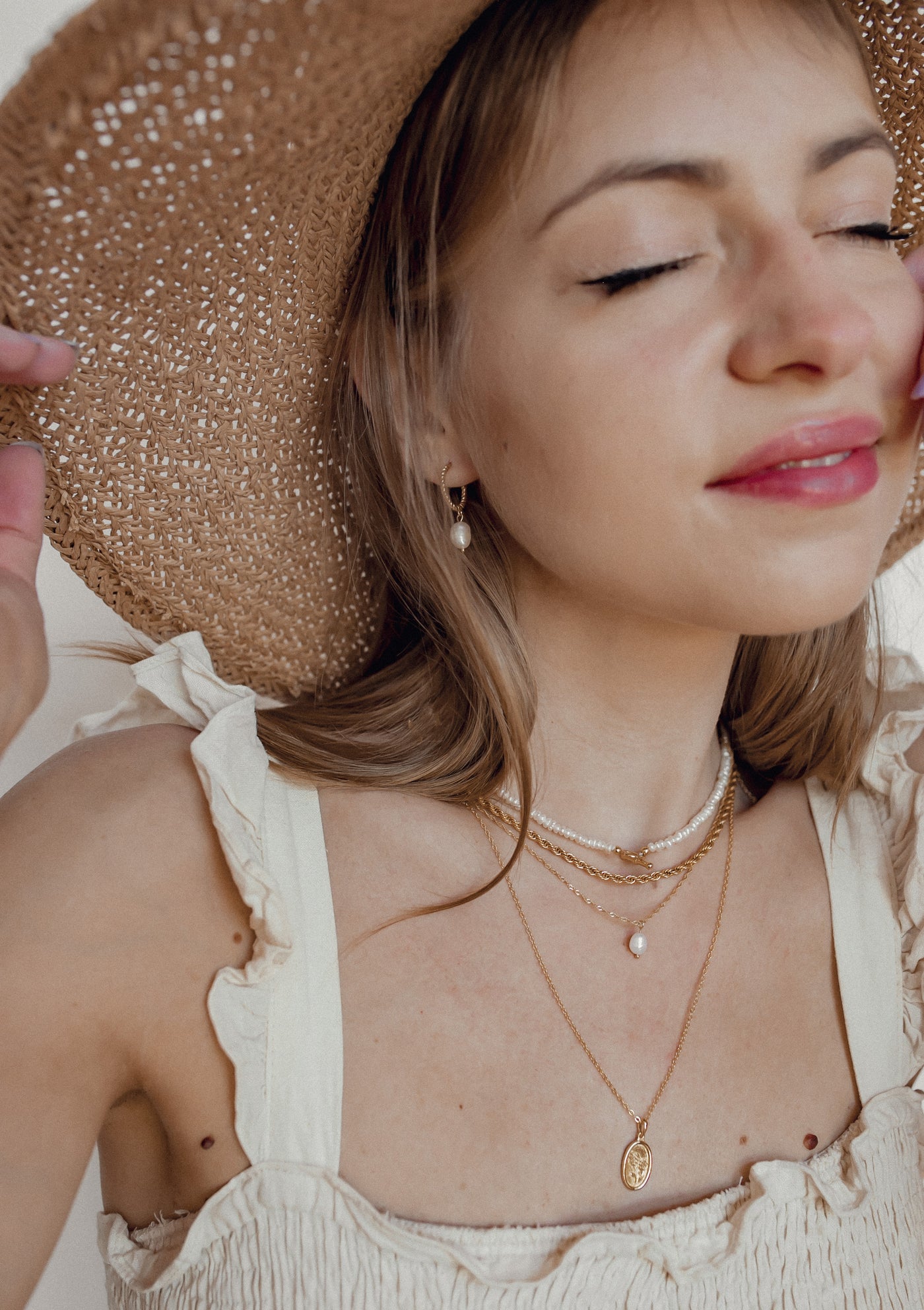 Choker Perlenkette mit Herz Verschluss Vergoldet