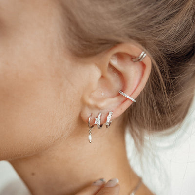 Boucles d'Oreilles Huggie Perle Argent Sterling en Or