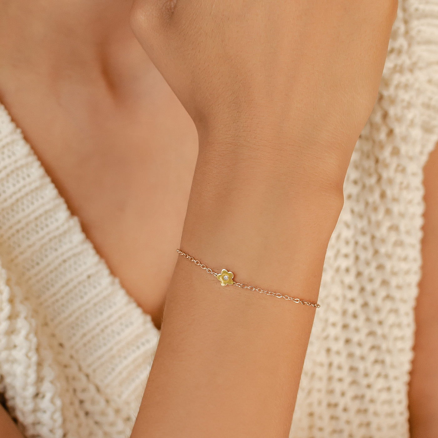 Filigranes Armband Blume in Gold