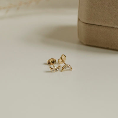 Renewal Stud Earrings 9K Gold