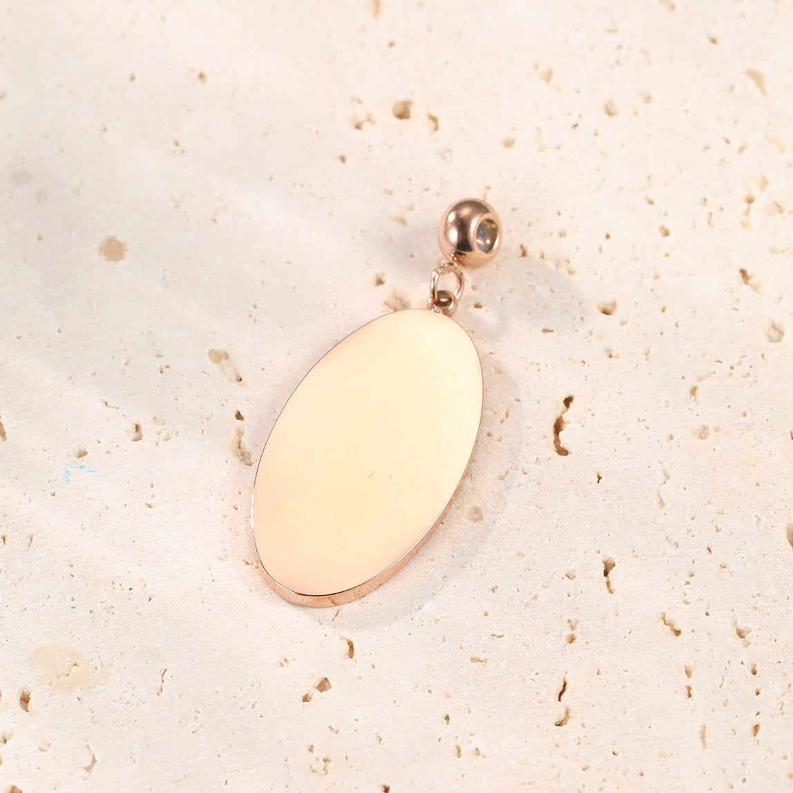 Shining Oval Pendant