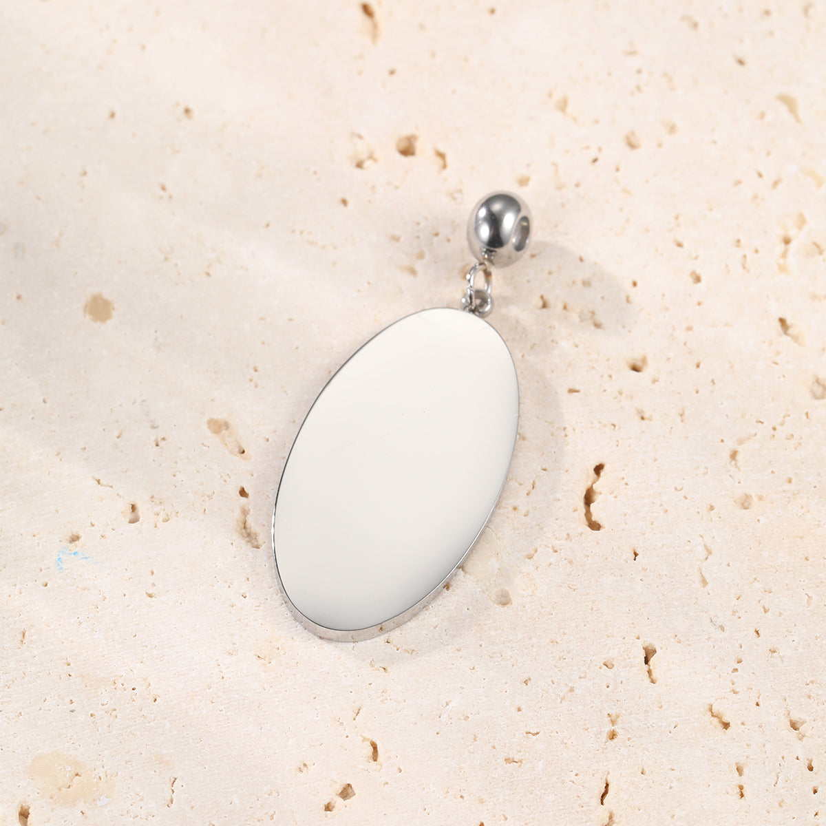 Shining Oval Pendant