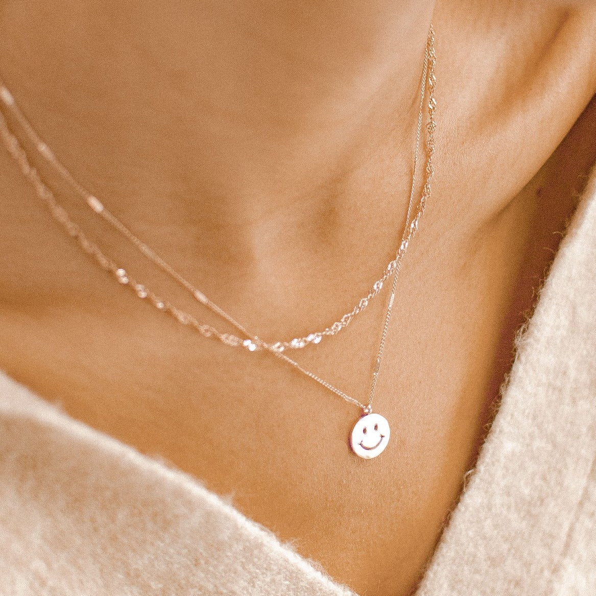 Collier Pendentif Visage Souriant en Or Rose