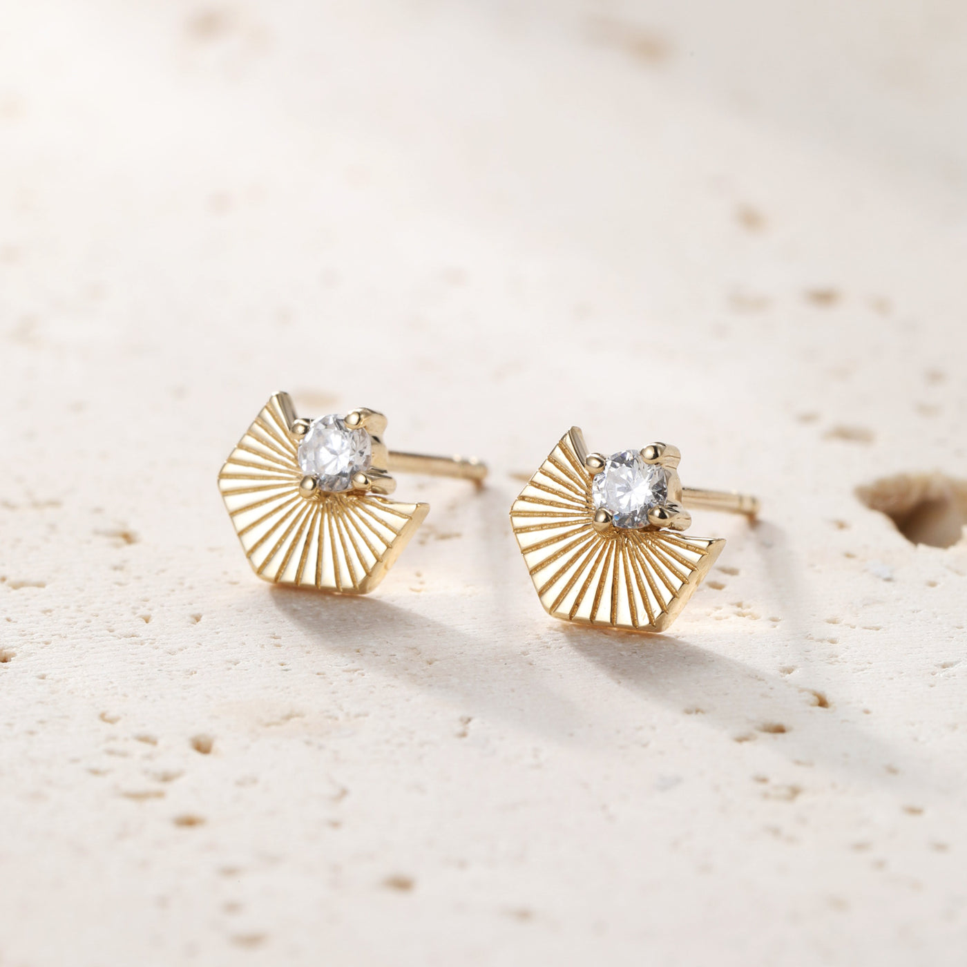 Vibrance Stud Earrings 14K Gold