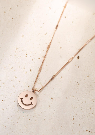 Collar Colgante Cara Smiley en Oro Rosa